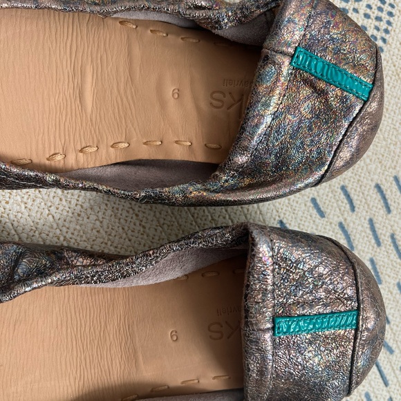 Tieks Love Potion flats Size 9 - Picture 5 of 12